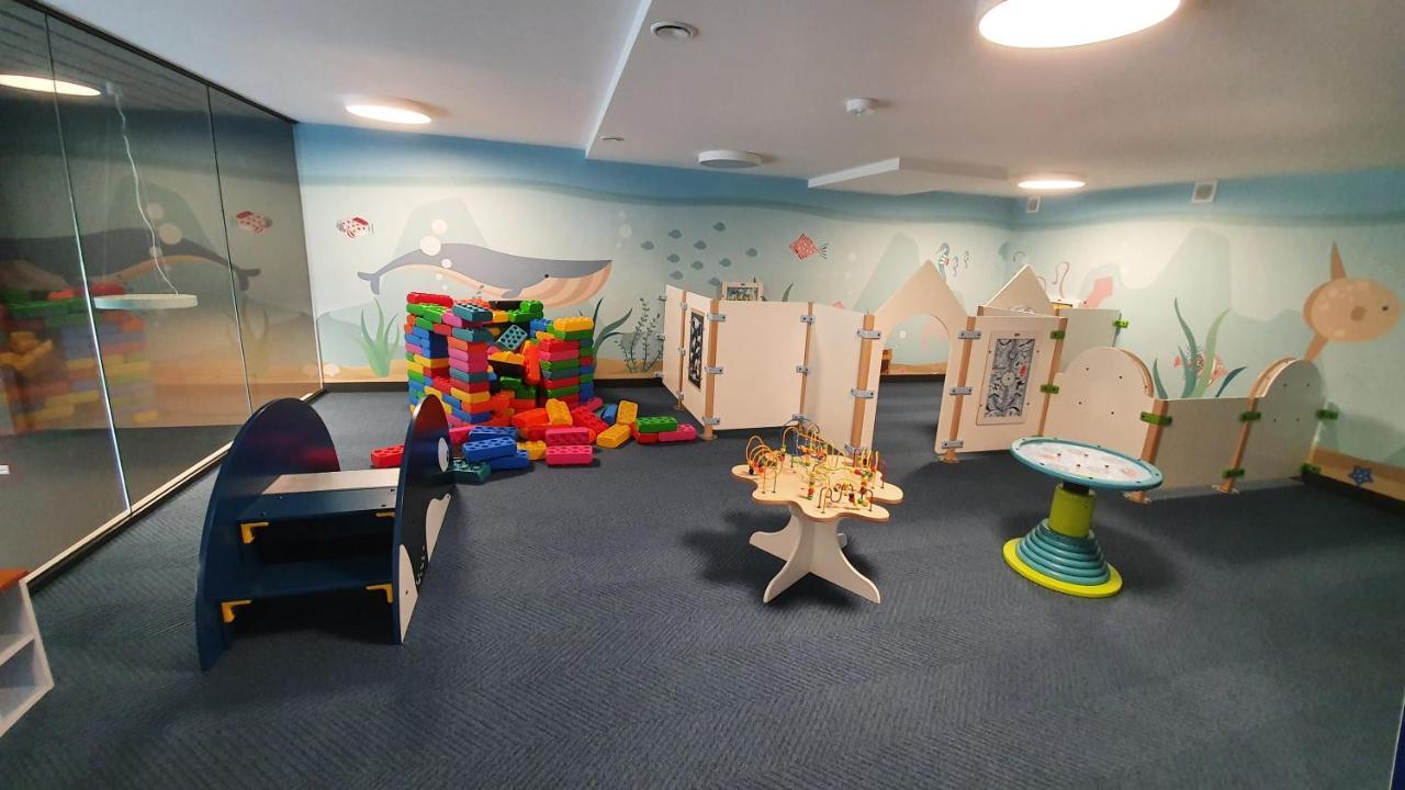 Apartament Baltyk Nadmorskie Tarasy Z Parkingiem Kołobrzeg Esterno foto